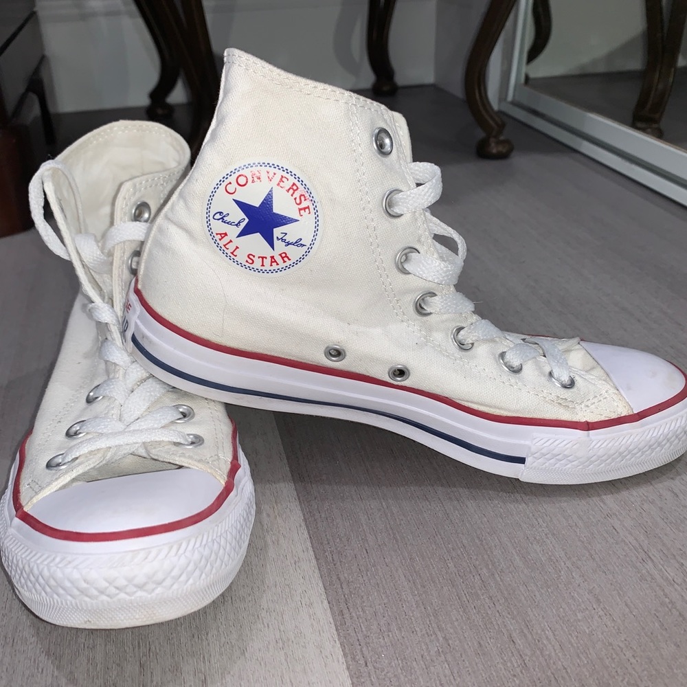 White high top converse !